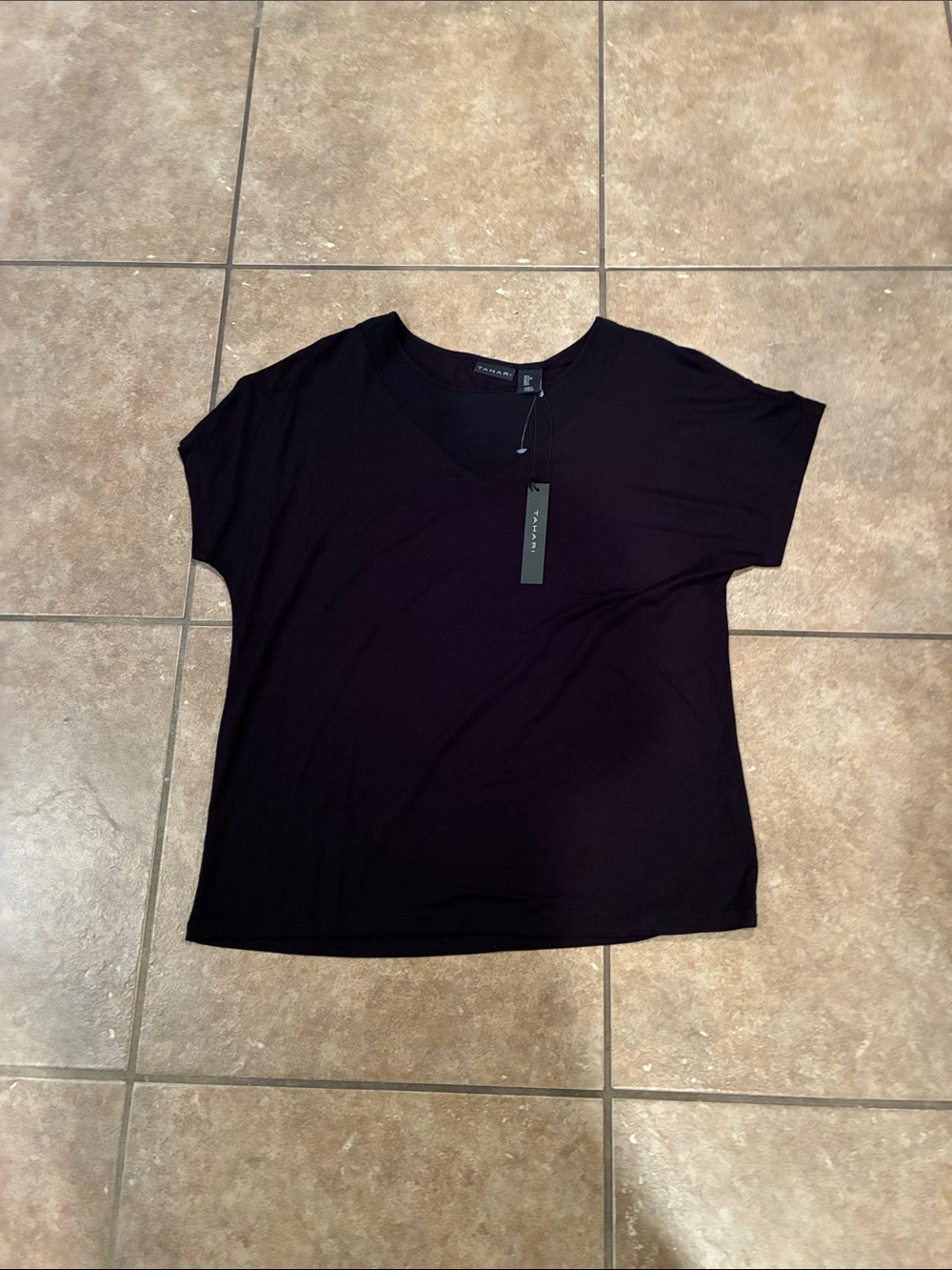 Tahari Black V-Neck Short Sleeve Tee